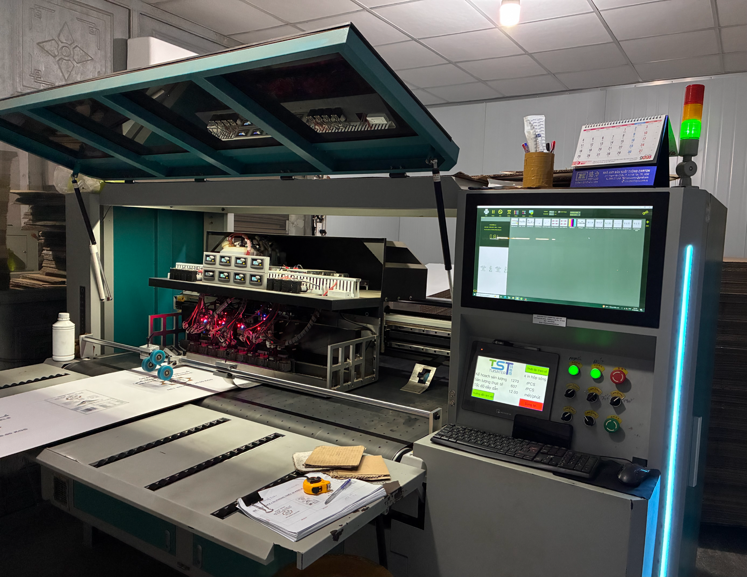 Industrial printing machine for packaging boxes